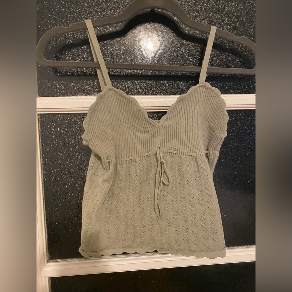 Wilfred Aritzia Sage Green Scalloped Knit Cami (size large but fits medium)